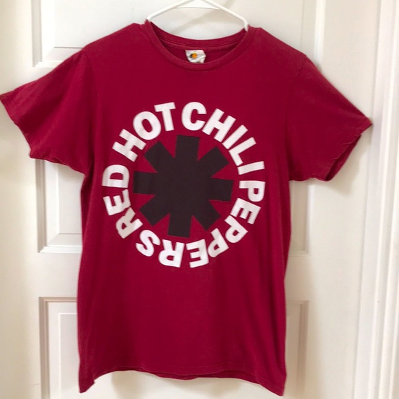 Bay Island Other - VTG Red Hot Chili Peppers logo tee Sz Med black star white spellout on deep red